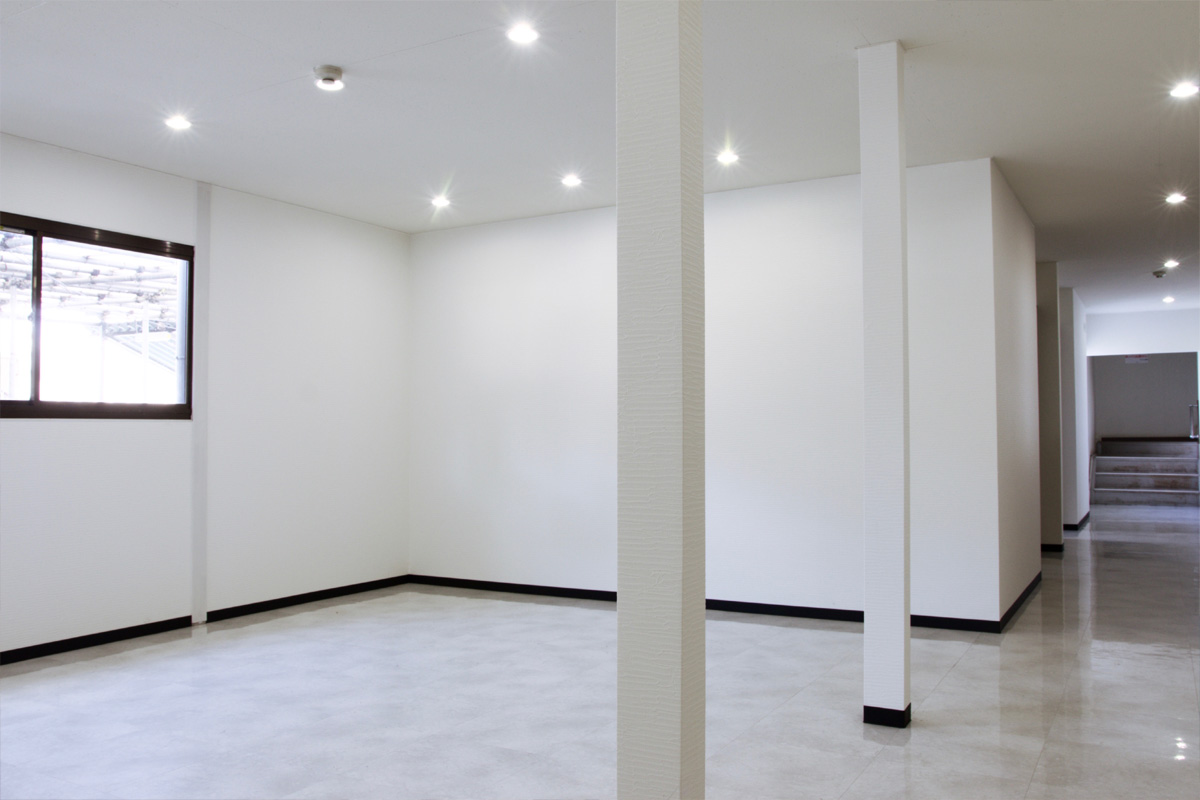 キットイン常滑の玄関ホール